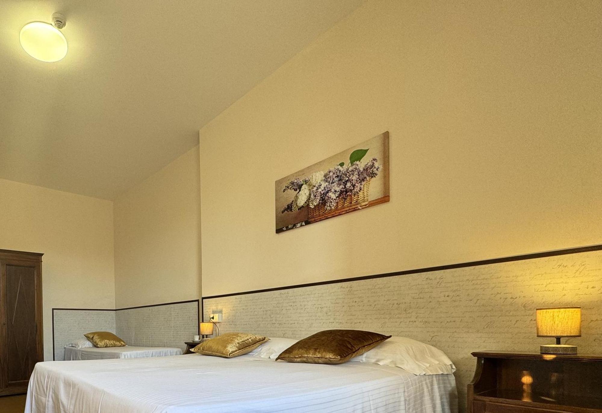 Monastero Ss. Annunziata Todi Exterior foto A room at the hotel