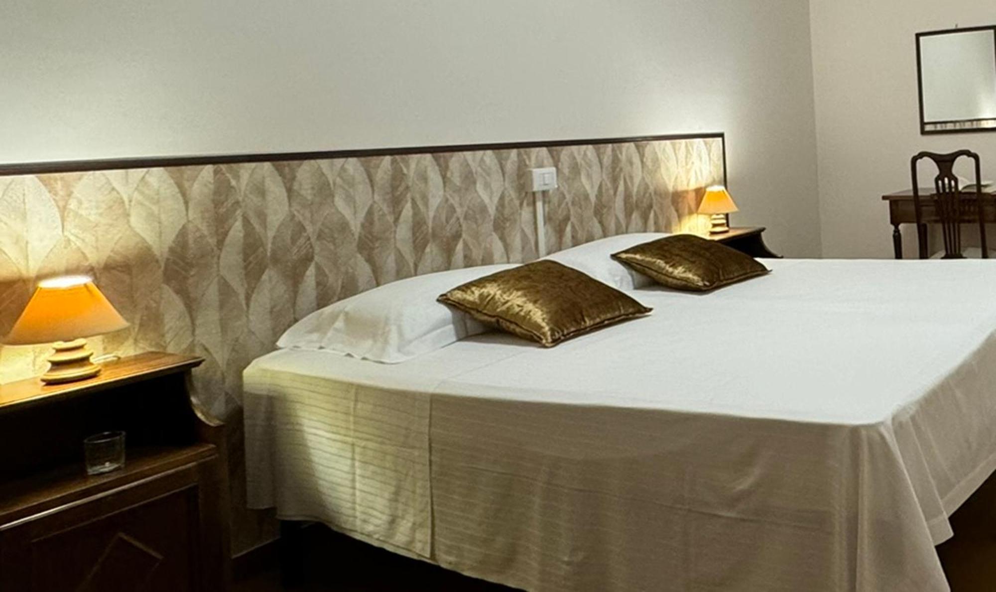 Monastero Ss. Annunziata Todi Exterior foto A bed