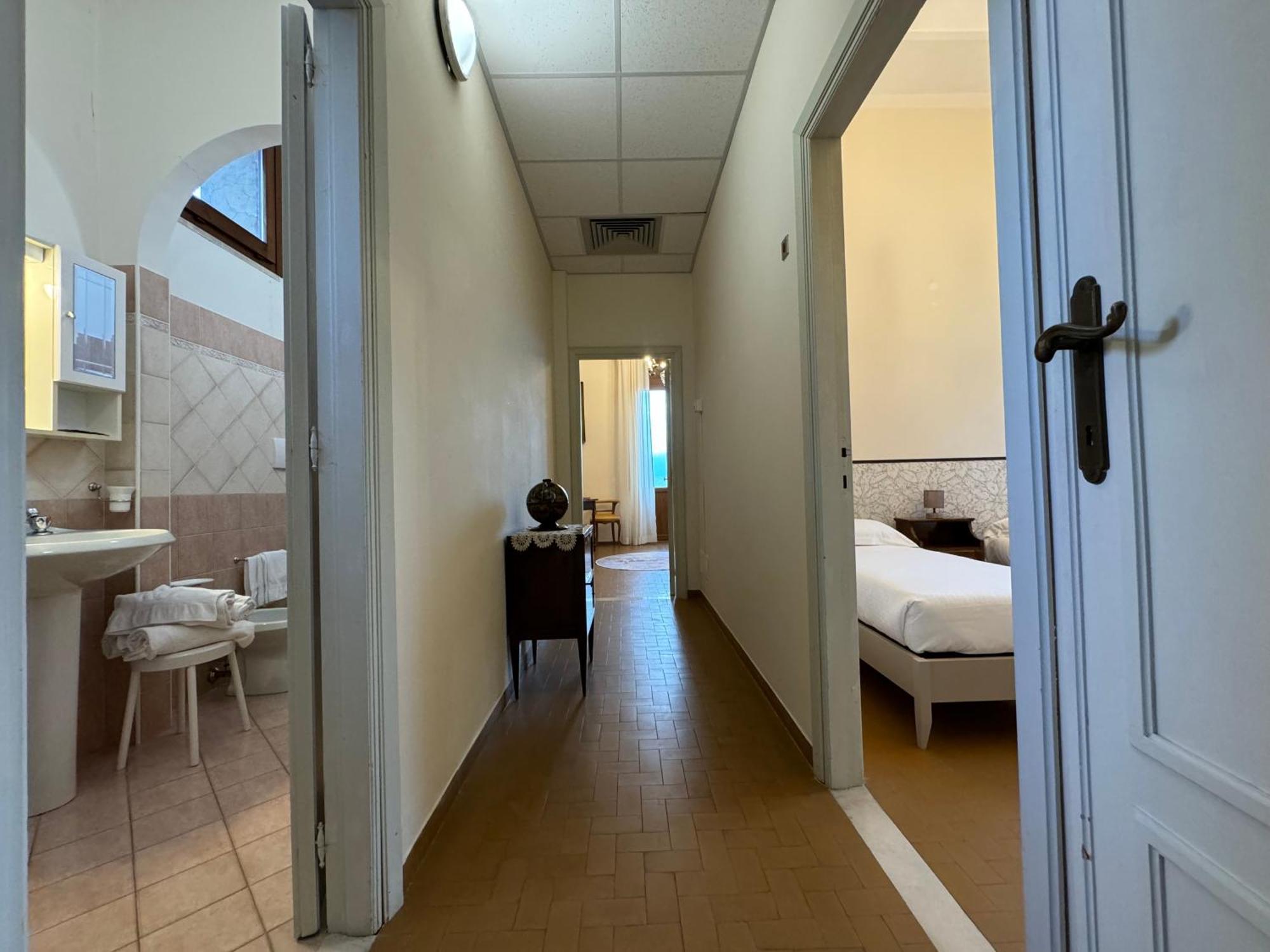 Monastero Ss. Annunziata Todi Exterior foto A typical room at the hotel