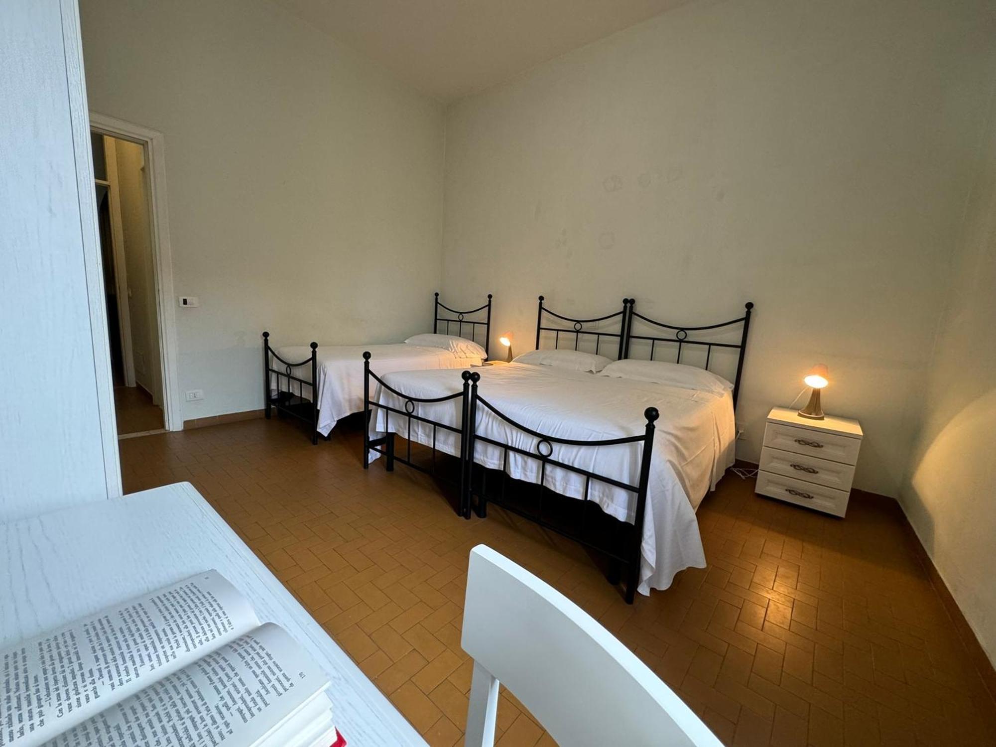 Monastero Ss. Annunziata Todi Quarto foto A room at the hostel